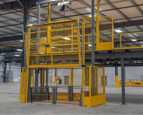 Lắp đặt thang tải hàng giúp nhà xưởng tiết kiệm 2–4 nhân công/ca 